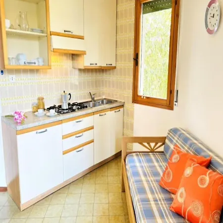 Cosy Flat With Private Garden Apartamento Bibione