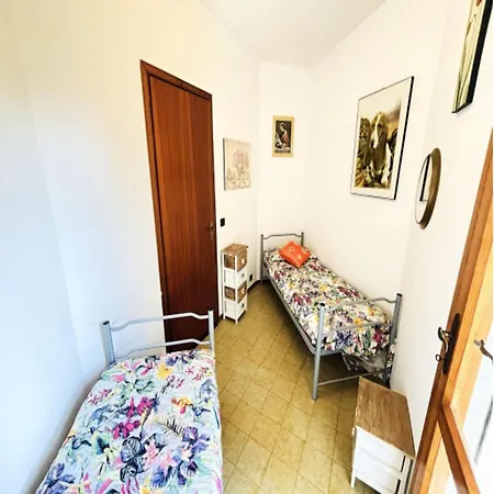Appartement Charming Two-bedroom With Private Garden *