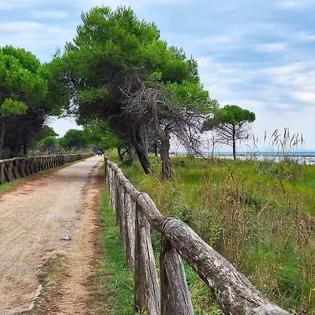 Appartement Charming Two-bedroom With Private Garden Bibione